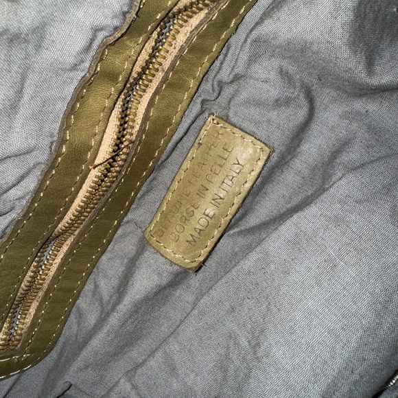 Oversized Sling Bag - Picture 3 of 3